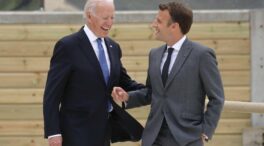 Biden y Macron mantienen una llamada telefónica y acuerdan reunirse en Europa para rebajar tensiones