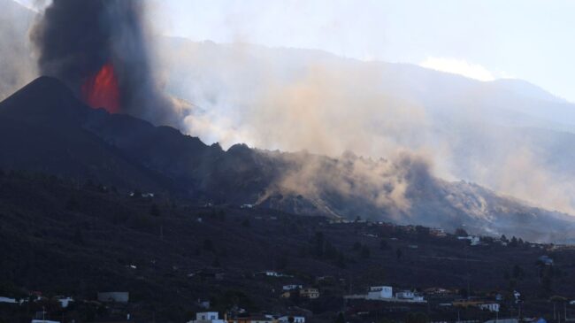 La erupción de La Palma cumple una semana con 212 hectáreas cubiertas de lava y 461 edificios destruidos