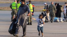 Aterrizan en la base de Rota tres aviones con 372 evacuados de Afganistán