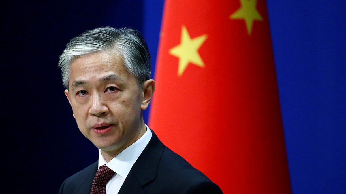 China apoya al Gobierno talibán: «Pone fin a más de tres semanas de anarquía»