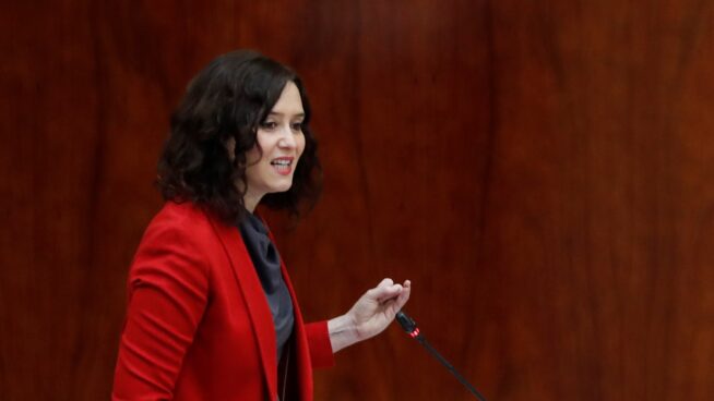 (VÍDEO) Ayuso pone de vuelta y media a Mónica García: "¿Sabe lo que es usted?"