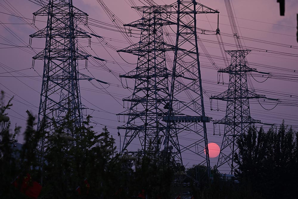 La luz llegará a los 221 euros el MW/h el jueves por la noche