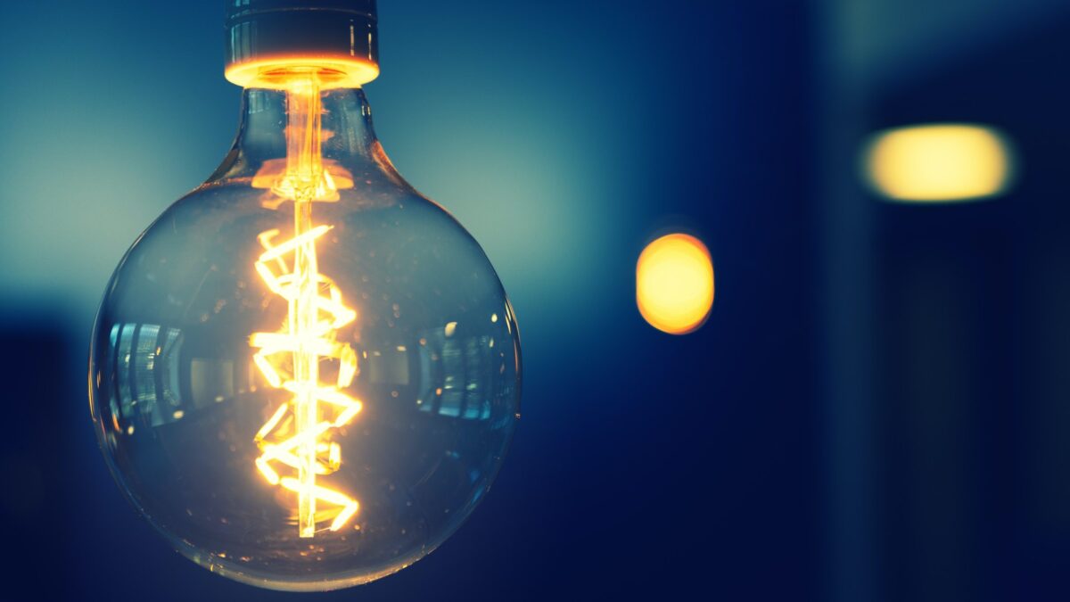 La luz alcanzará el lunes a su tercer precio más alto