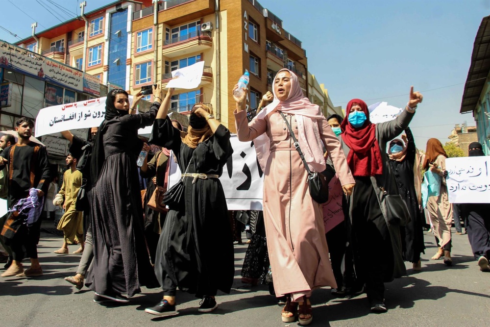 Los talibanes prohíben a las mujeres hacer deporte