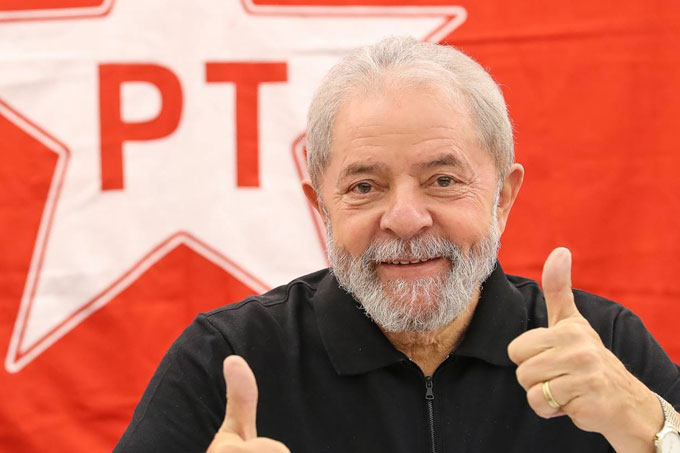Lula da Silva vencería en la primera vuelta de las presidenciales de Brasil con el doble de votos que Bolsonaro