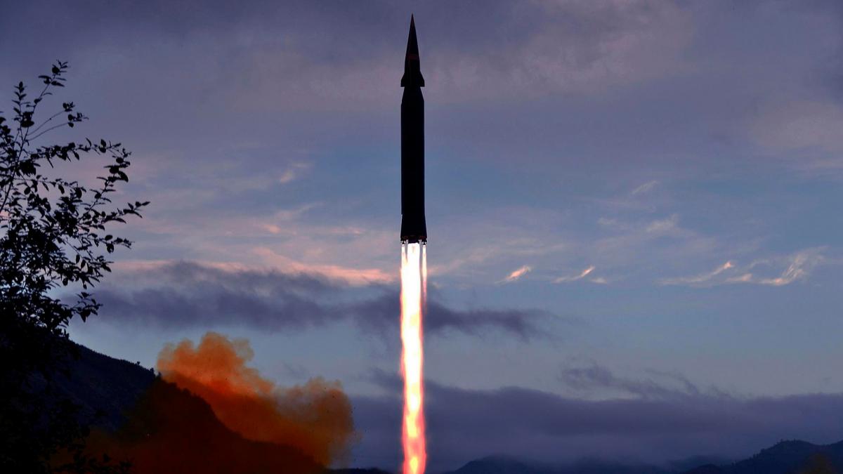 Seúl dice que el misil hipersónico norcoreano está en una fase inicial de desarrollo y que puede contrarrestarlo