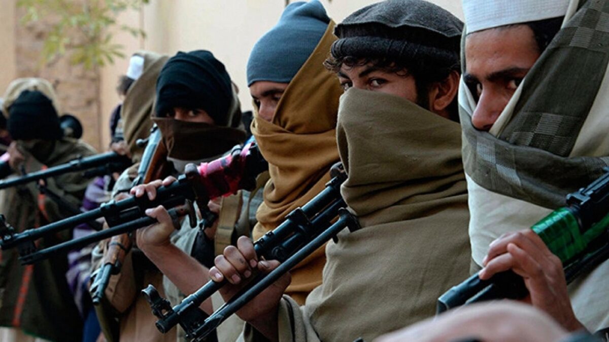 (VÍDEO) Los talibanes están matando civiles en las calles de Afganistán, según la BBC