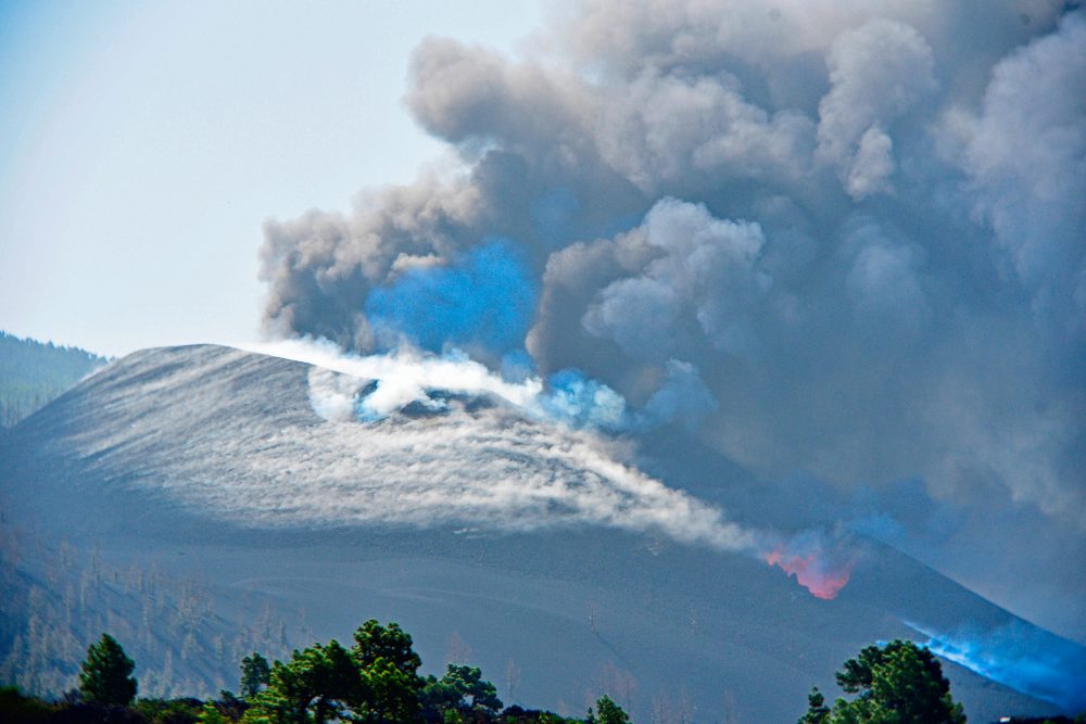 Sánchez anuncia 200 millones en ayudas para los afectados del volcán de La Palma