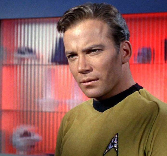 Bezos llevará al espacio a William Shatner, el capitán Kirk de 'Star Trek'