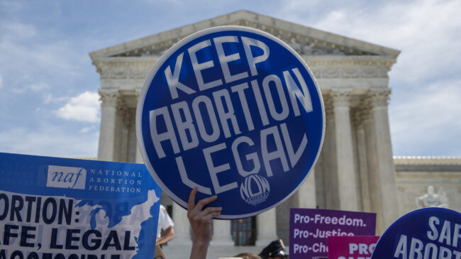 El Tribunal Supremo de EE.UU. permite a las clínicas abortistas seguir con su desafío a la ley de Texas