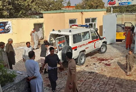 Un atentado deja más de 55 muertos en una mezquita chií en Afganistán