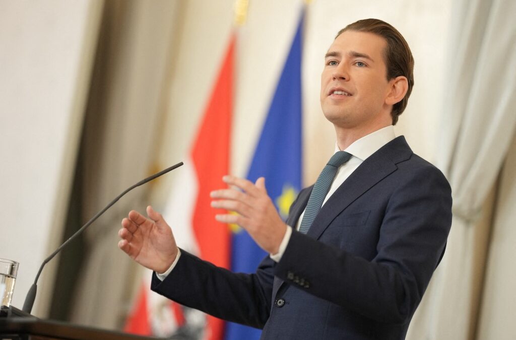 El canciller austríaco, Sebastian Kurz, dimite tras verse implicado en un escándalo de corrupción