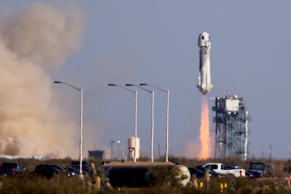 La cápsula de Blue Origin aterriza tras pasar varios minutos en el espacio