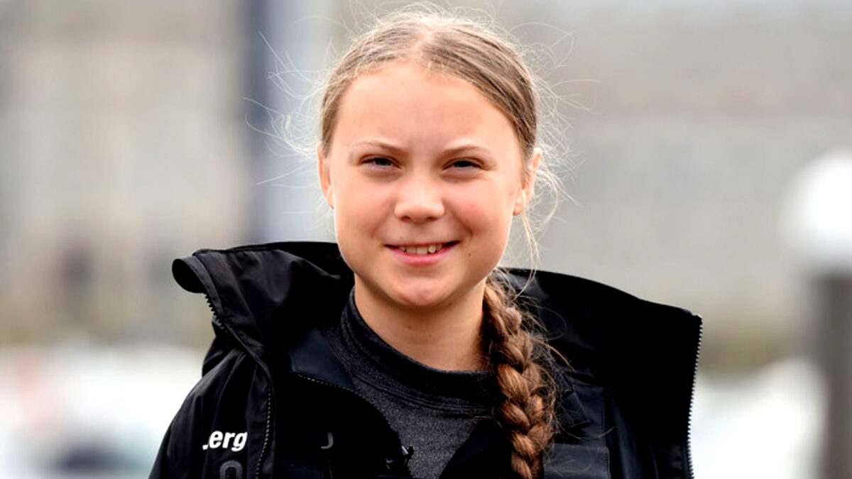 Greta Thunberg, jaleada al cantar y bailar en directo: ver para creer