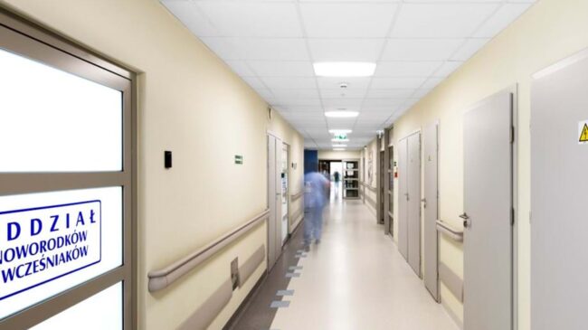 Un estudio desvela que hay más SARS-CoV-2 en los pasillos de hospital que en las habitaciones de los infectados