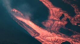 (VÍDEO) El colapso parcial del cono del volcán deja expuesta una gran fuente de lava