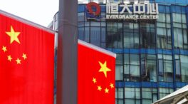 Evergrande vuelve a cotizar en Hong Kong y cae un 10% tras cancelar la venta de su filial