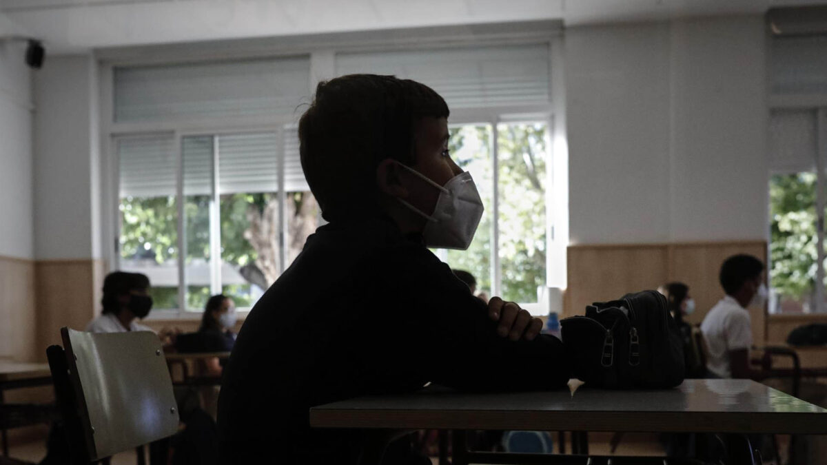 La mascarilla deja de ser obligatoria en los patios de los colegios en Madrid desde el próximo lunes