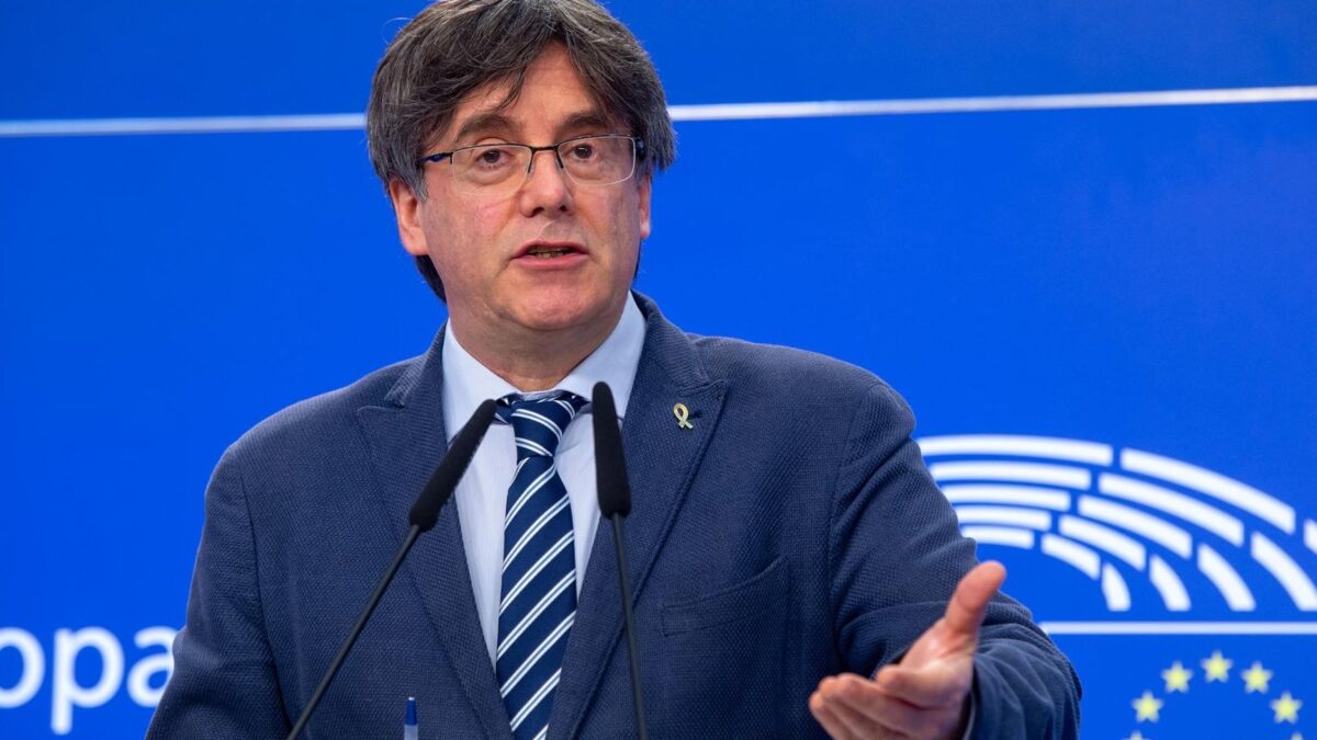 Puigdemont pide al Constitucional que pregunte a Europa sobre las euroórdenes cursadas en su contra