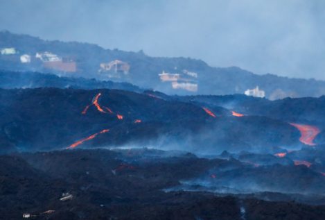 La ceniza puede evitar los daños de la nueva colada del volcán de la Palma