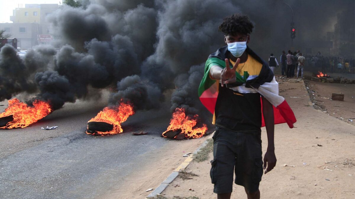 Al menos tres muertos en las protestas contra el golpe de Estado en Sudán