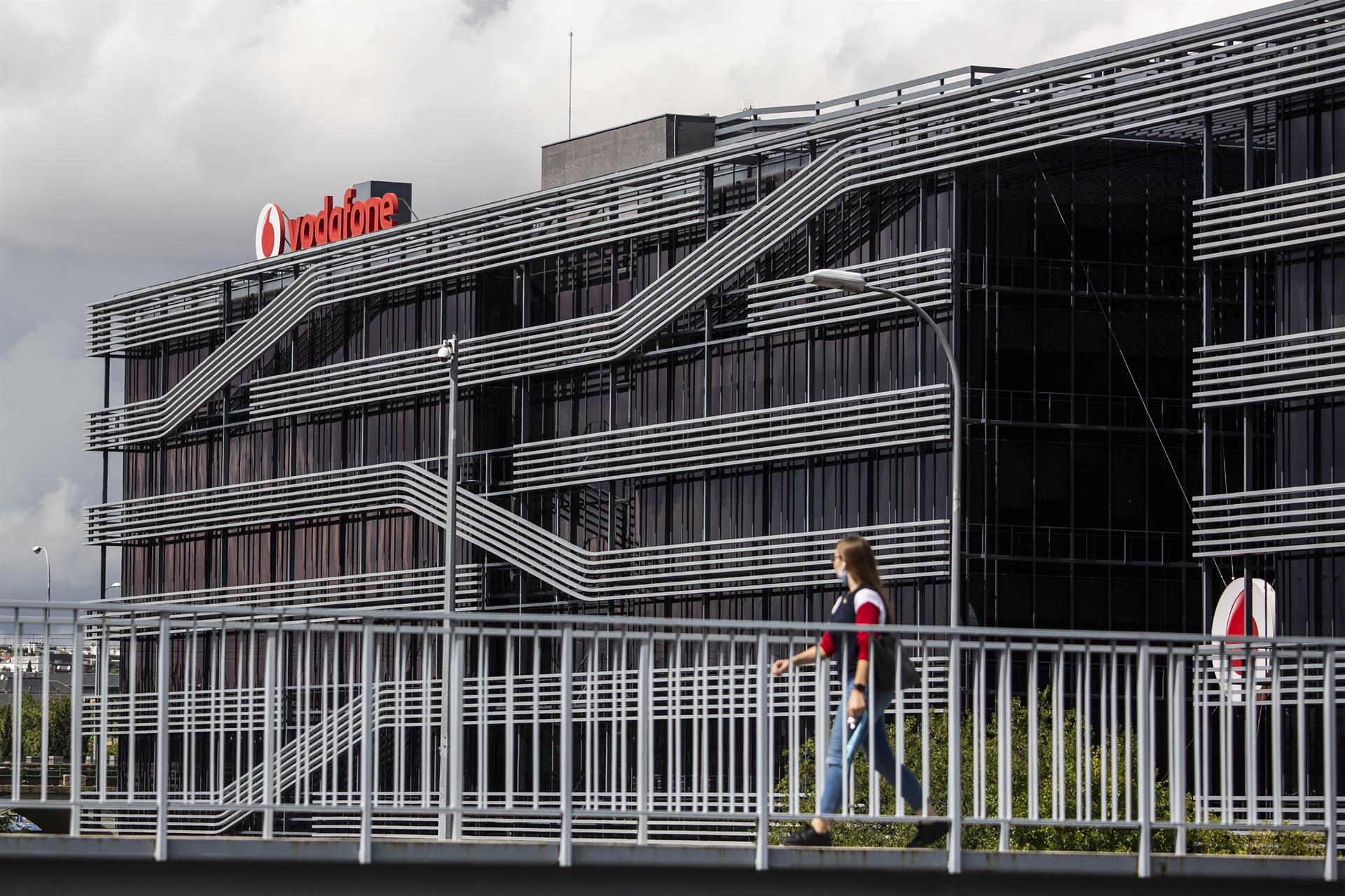 Vodafone y los sindicatos ratifican el ERE: afectará al 10% de la plantilla