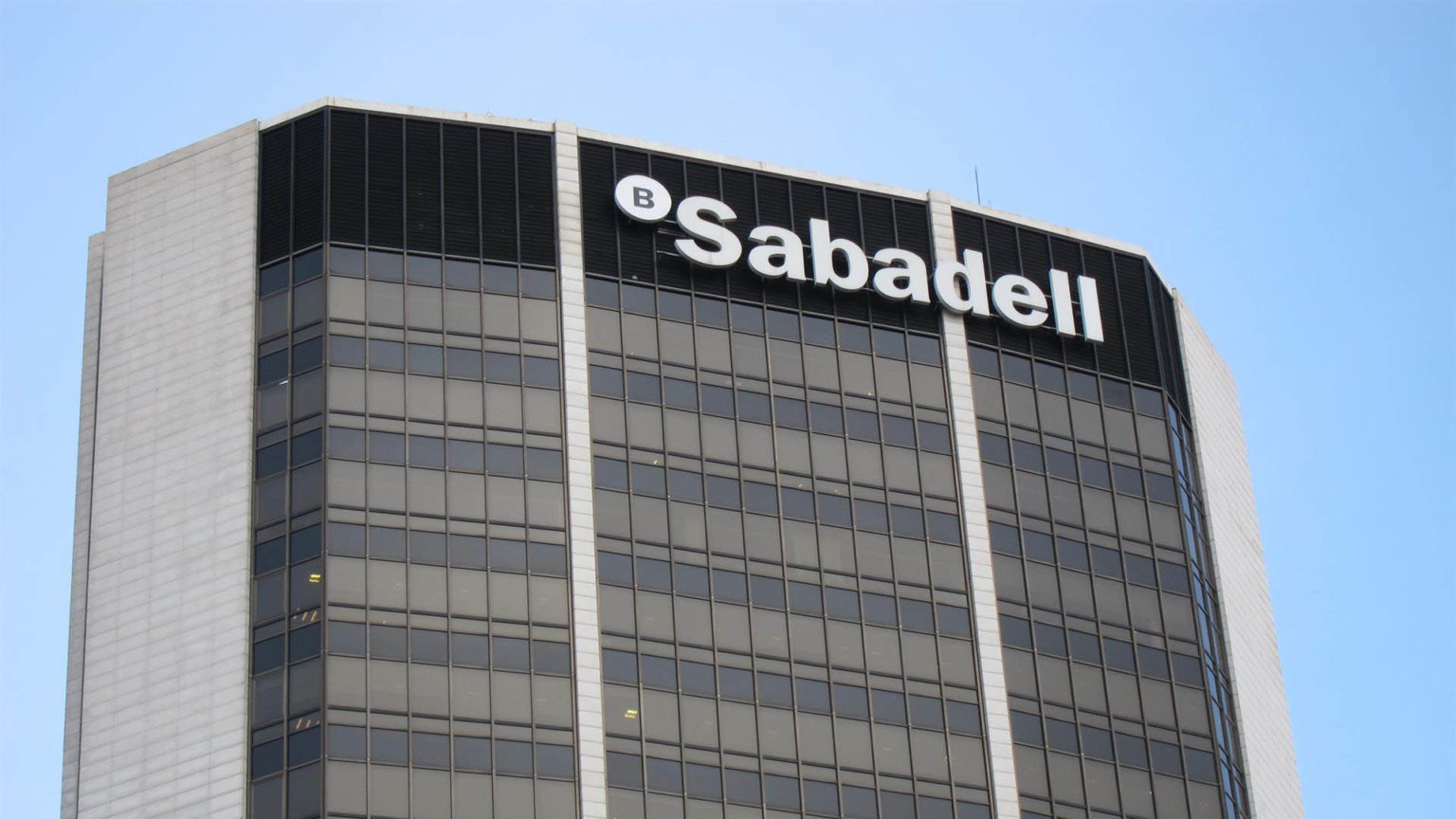 Banco Sabadell registra un beneficio neto de 370 millones hasta septiembre, un 82,4% más