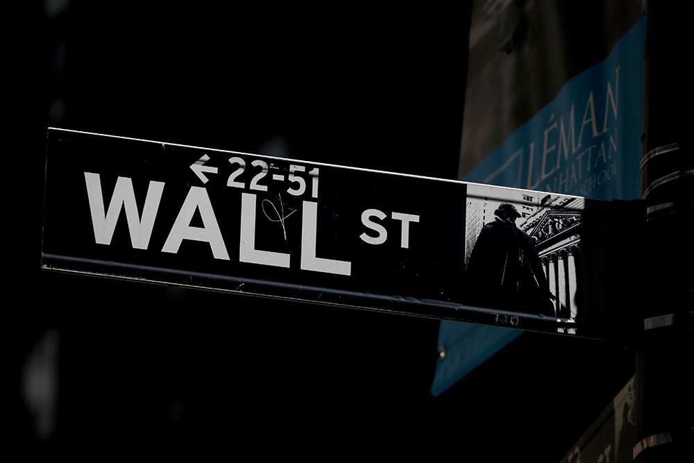 Wall Street cierra con triple récord y despide su mejor mes del año