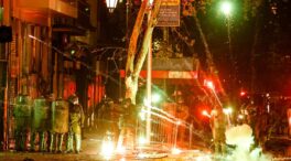 (VÍDEO) Graves altercados en Chile en el segundo aniversario de las protestas que dieron pie a la reforma constitucional