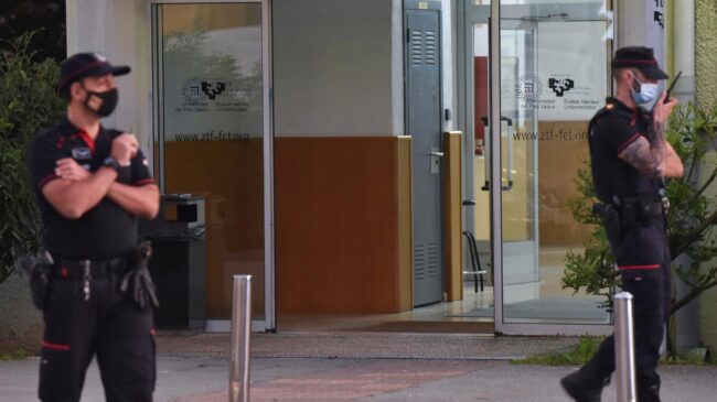 El detenido por el tiroteo en la Universidad del País Vasco compró el arma "online" y practicó antes