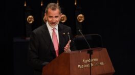 Felipe VI pide una defensa "firme, permanente y constante" de los valores democráticos