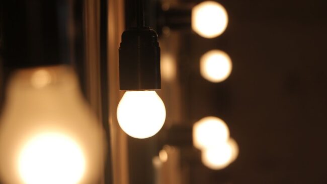El precio de la luz baja este miércoles casi un 3% hasta 201,4 euros/MWh