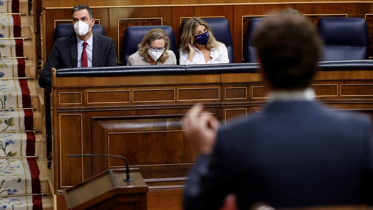 (VÍDEO) Sánchez y Casado vuelven a enfrentarse en el Congreso: «Ha incumplido todas las promesas»