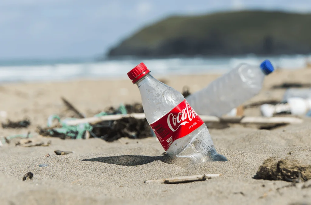 Greenpeace vuelve a apuntar a Coca-Cola como el mayor contaminante de plásticos