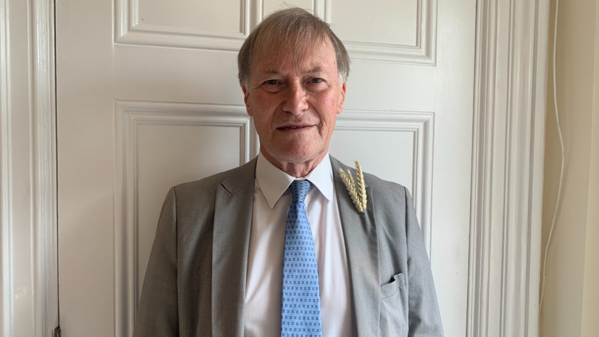 El diputado británico David Amess muere tras ser apuñalado en una iglesia