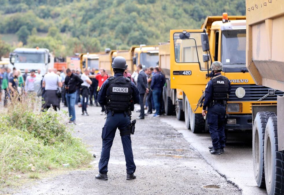 Kosovo y Serbia restablecen el tránsito a través de su frontera común