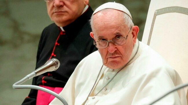 El papa Francisco pide un salario universal y la reducción de la jornada laboral