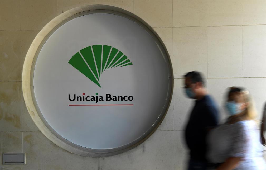 Unicaja Banco plantea la salida del 15% de su plantilla: 1.513 empleados serían despedidos