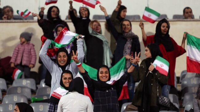 Las mujeres iraníes aún no saben si pueden asistir a un partido de fútbol