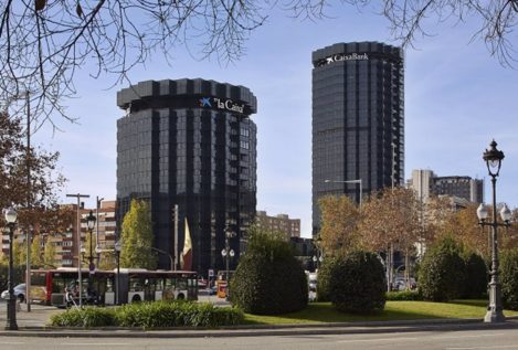 Caixabank capta el doble en fondos que Santander y BBVA por el tirón de Bankia