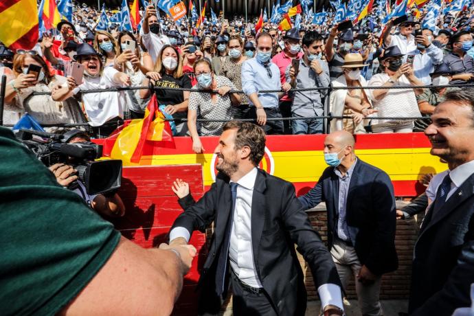 Los sondeos colocan a Casado en La Moncloa tras su acto multitudinario en Valencia