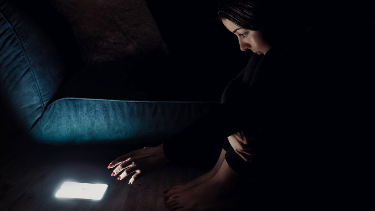 ¿Cómo sé si padezco ‘nomofobia’, miedo irracional a no tener el móvil (ni WhatsApp)?