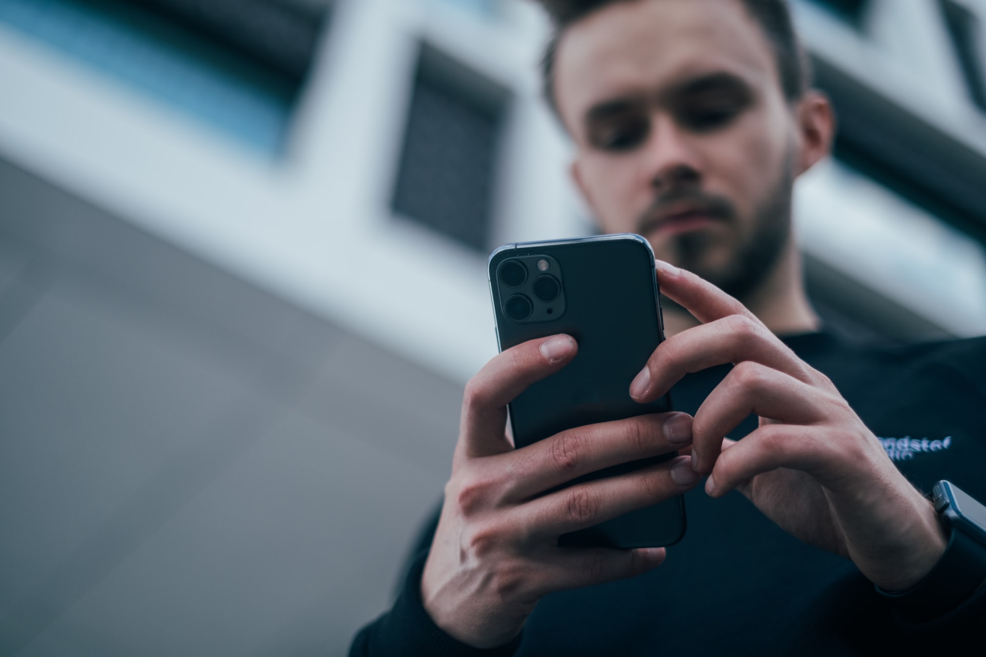 Esclavos del teléfono móvil: así es la nomofobia, la adicción del siglo XXI