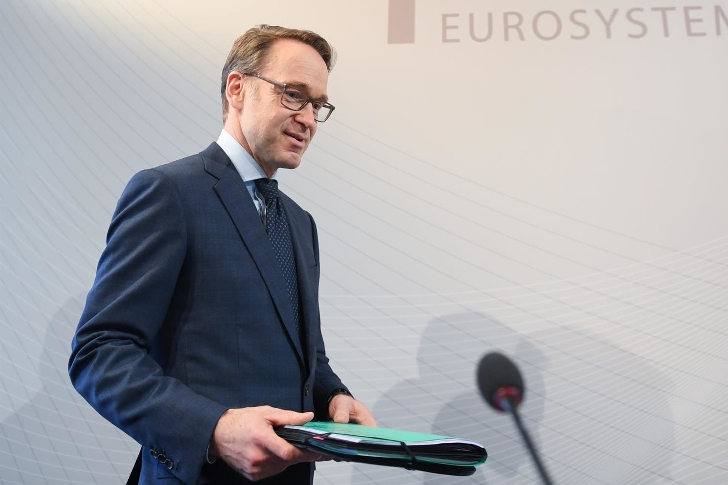 Dimite el presidente del banco central de Alemania tras una década al frente