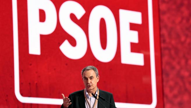 (VÍDEO) Zapatero: «Ser socialista es tener muy poco y estar dispuesto a dar mucho»