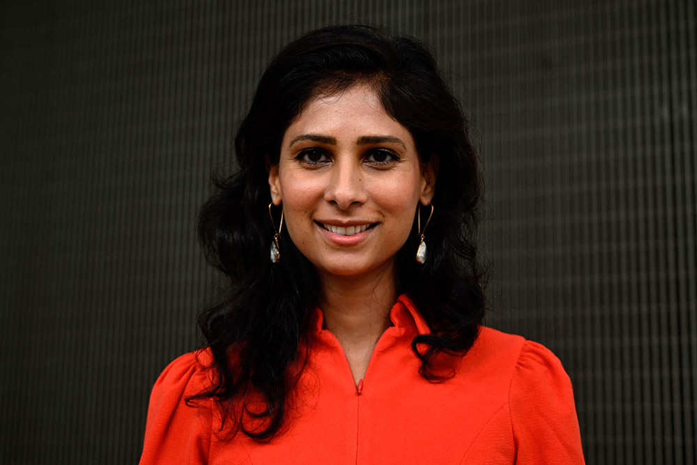 La economista jefa del FMI, Gita Gopinath, dejará el cargo en enero