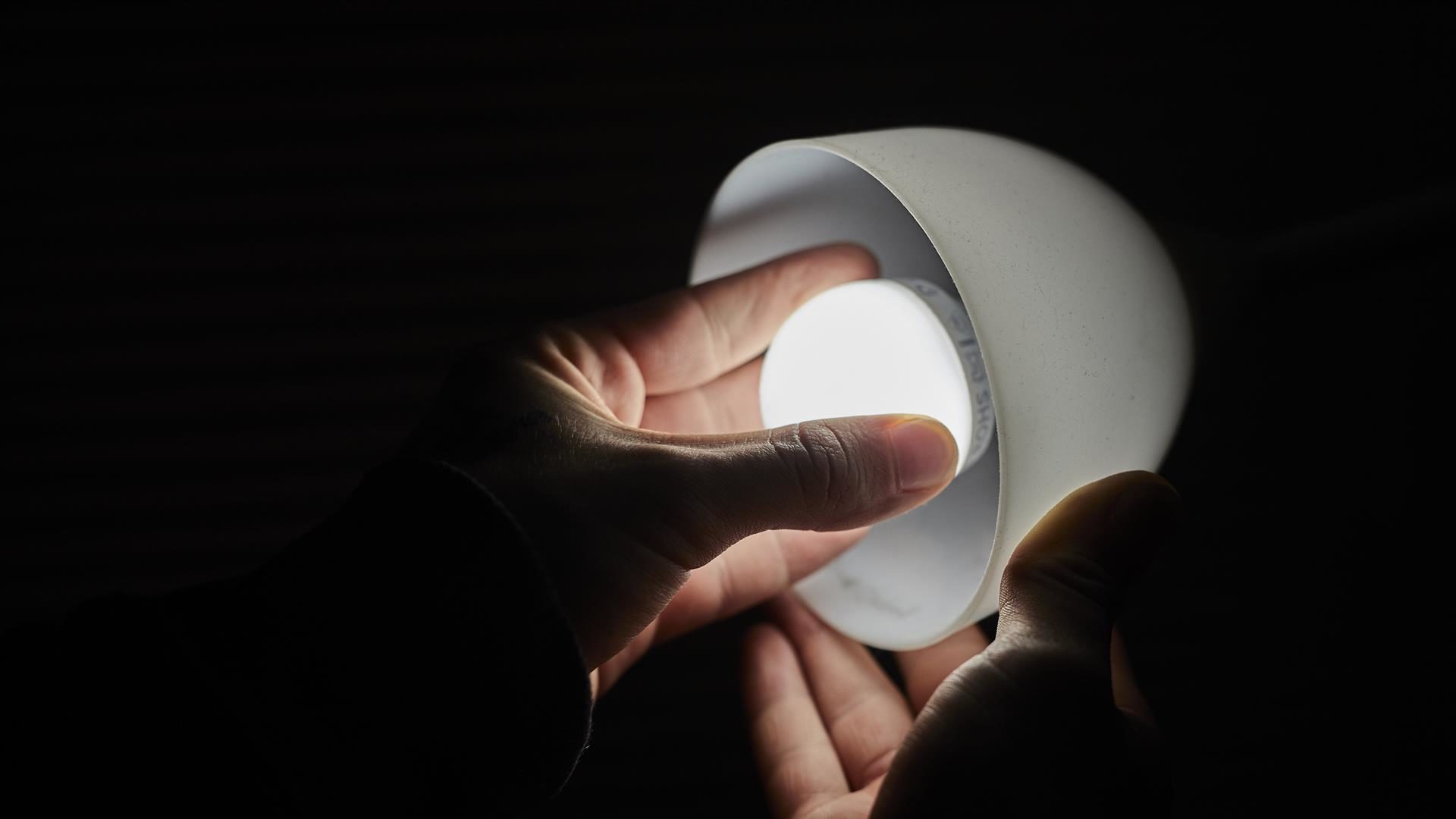 El precio de la luz subirá mañana a 91,20 euros/MWh, lejos aún de los máximos registrados