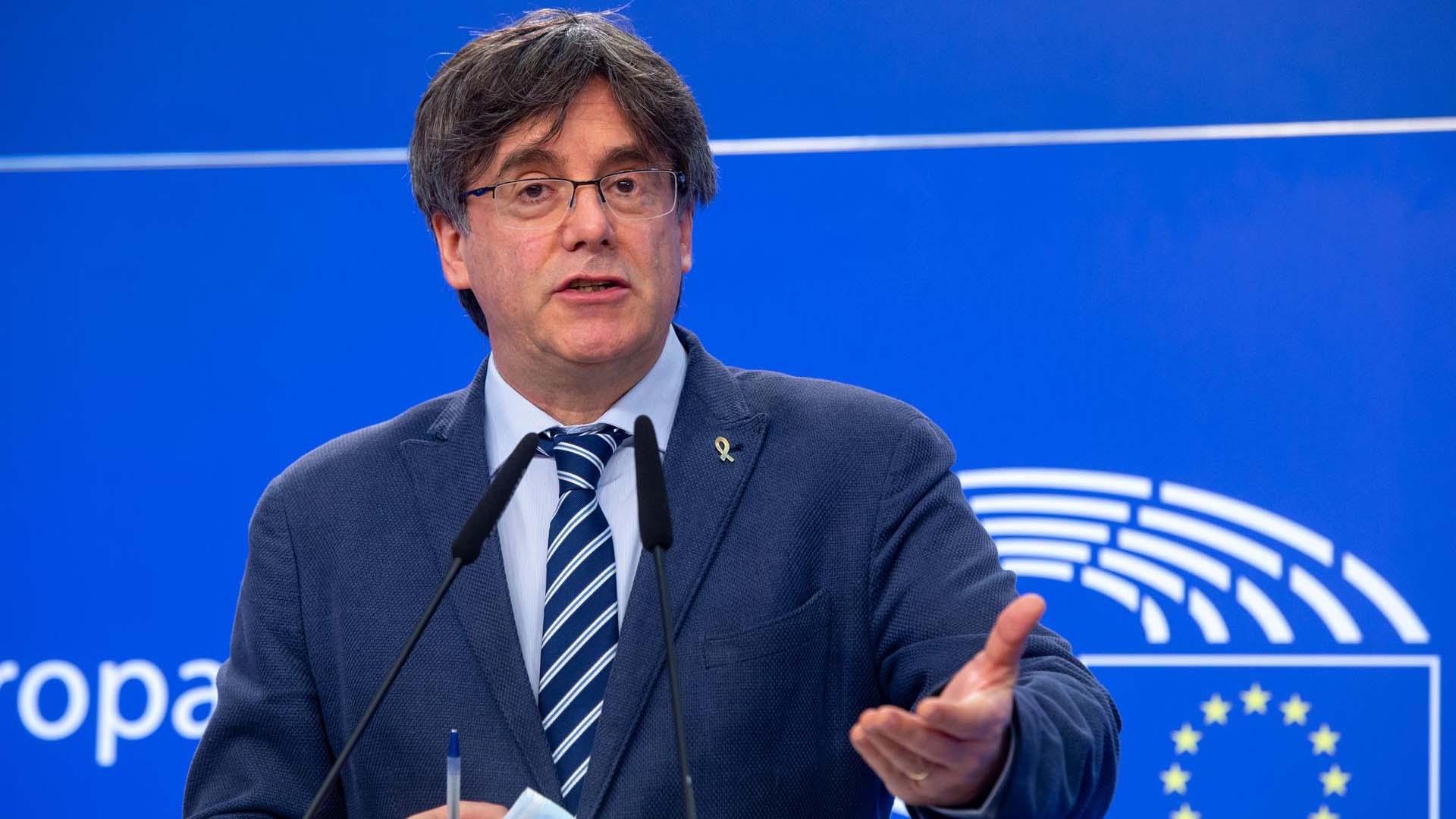 Puigdemont pedirá que el catalán sea lengua oficial en la UE para competir con ERC