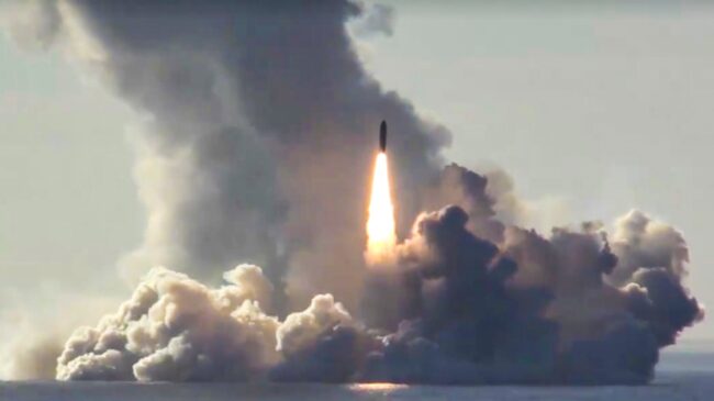 (VÍDEO) Rusia dispara su primer misil hipersónico desde un submarino