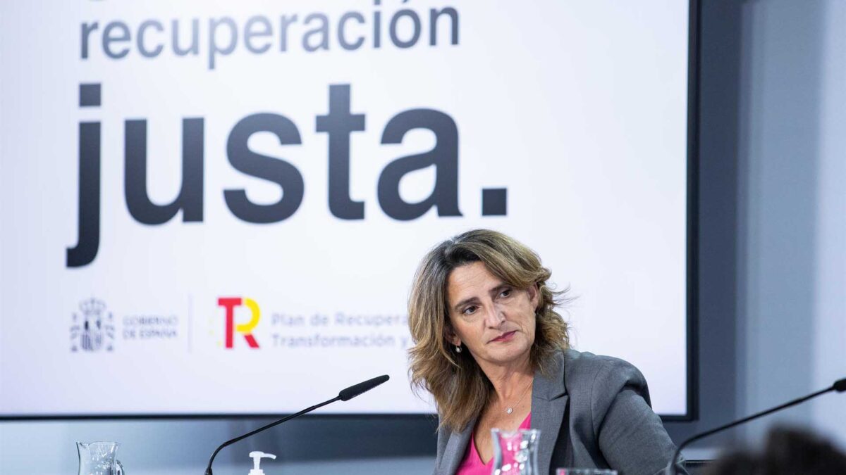 Teresa Ribera viaja a Argelia para garantizar el suministro de gas hacia España